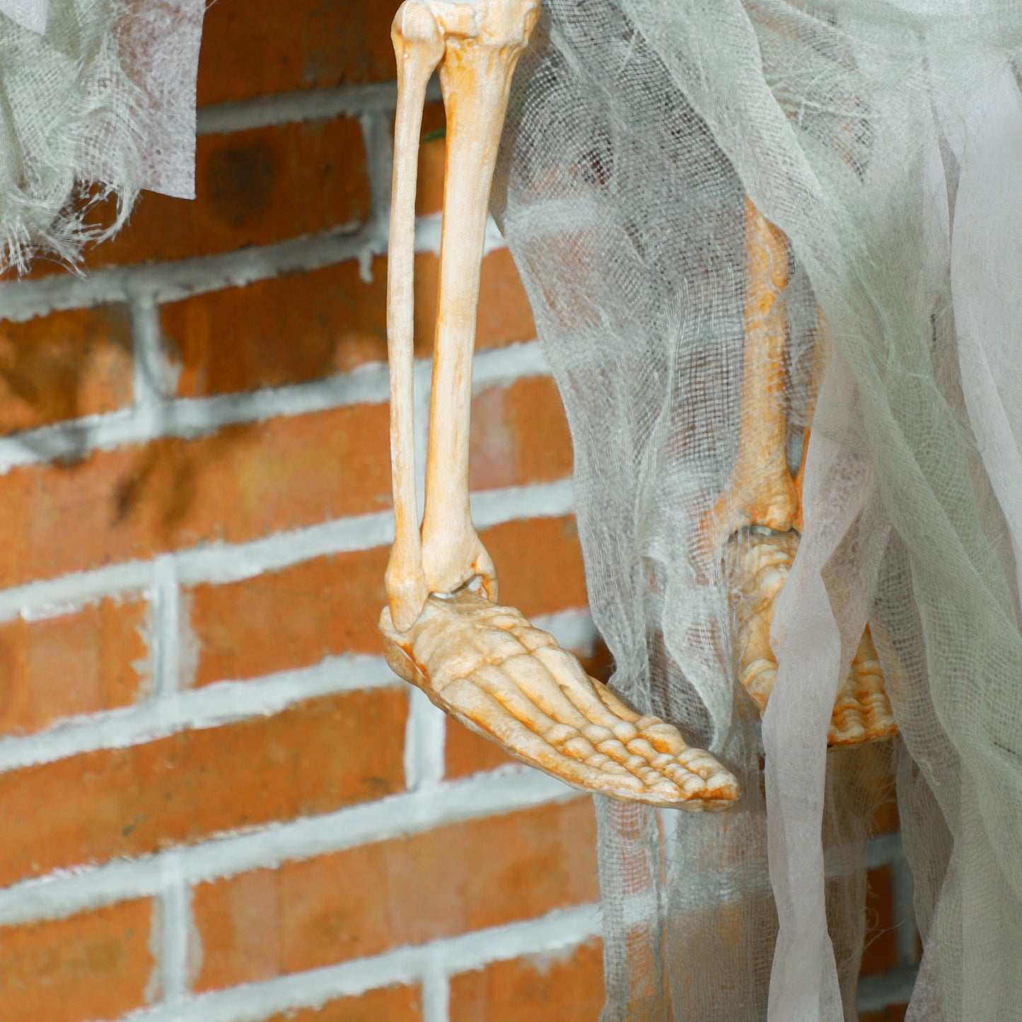HOMCOM Spooky Hanging Pumpkin Ghost Outdoor Light & Sound
