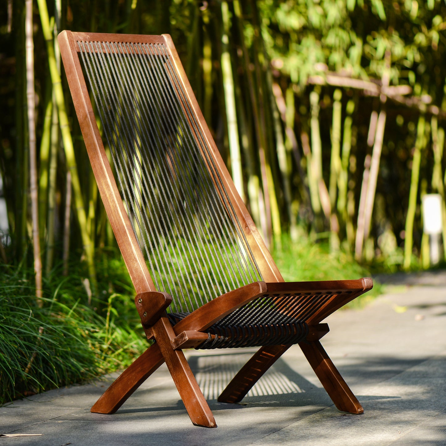 Coastal Folding Rope-Weave Wood Chair for Patio, Folds Flat