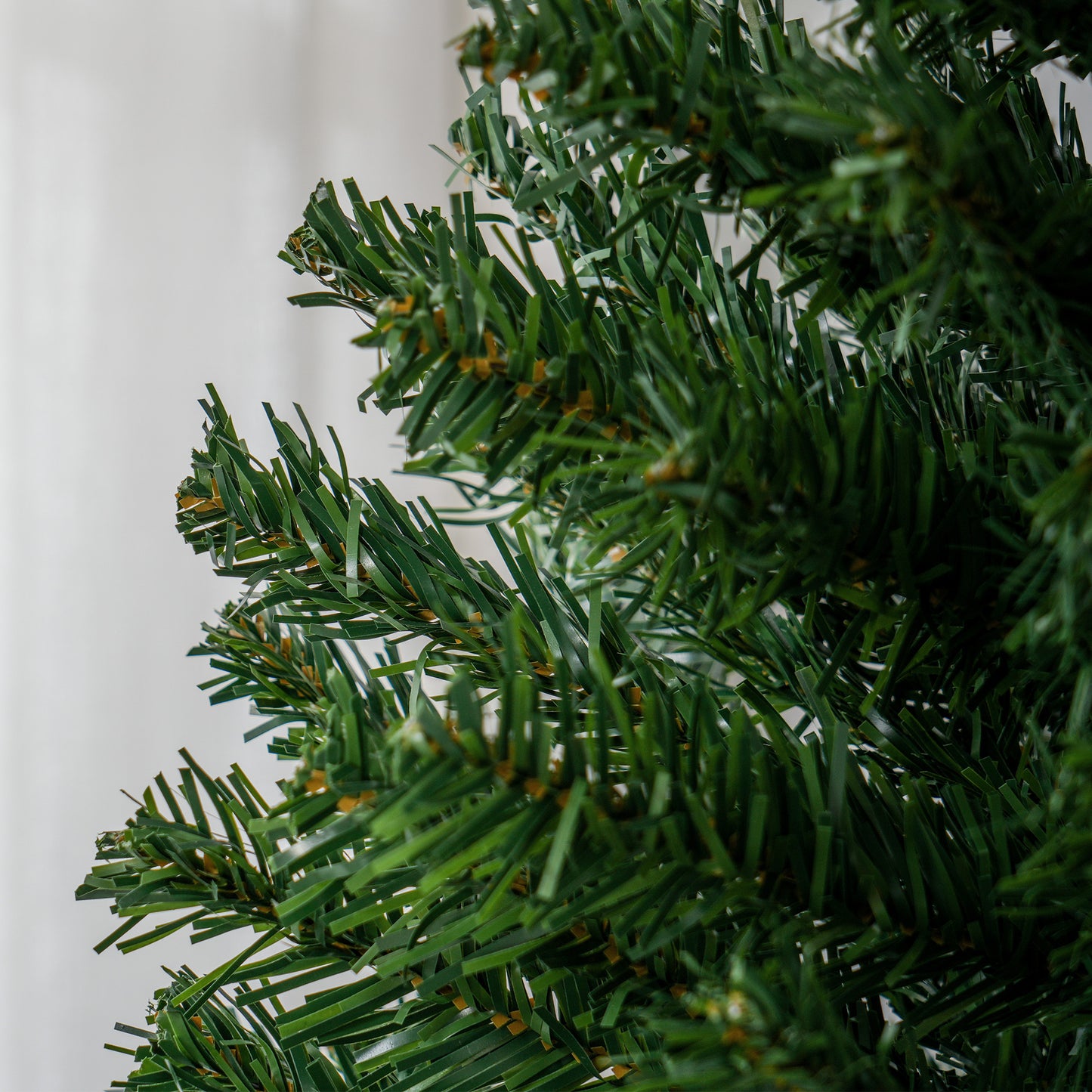 HOMCOM Pencil Artificial Christmas Tree, Indoor, 618 Tips