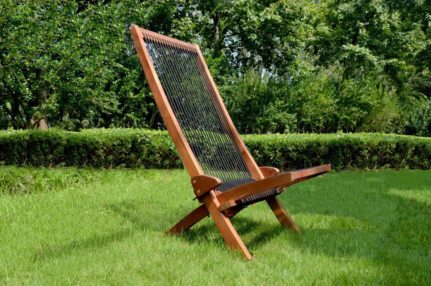 Coastal Folding Rope-Weave Wood Chair for Patio, Folds Flat