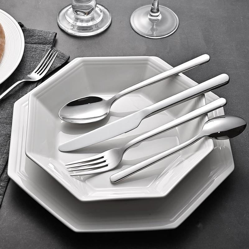 Classic Stainless Steel Flatware Set Sleek Design Durable Material For Everyday Dining